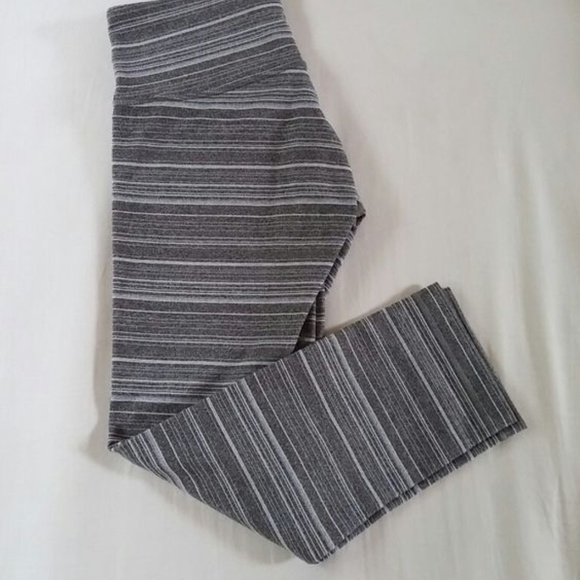 lululemon athletica Pants - Lululemon Wunder Under Crop Strata Stripe gray 6